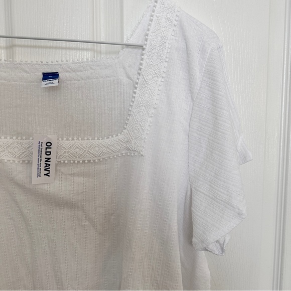 Old Navy White Flowy Top - Picture 2 of 4